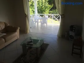 Spacious White House Villa 1 minute to sandy beaches - Image 5