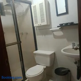 HOSTAL - COLIVING - Cerca MetroCable ARVI - Image 5