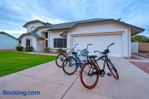ESTRELLA - Renovated with PATIO, BBQ, POOL & SPA - Image 3