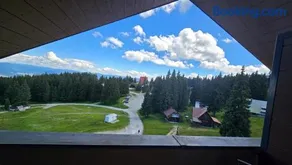 Summit View Apartment - Image 5