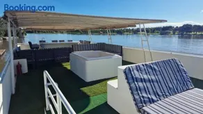 Old Willow Houseboats - Image 4