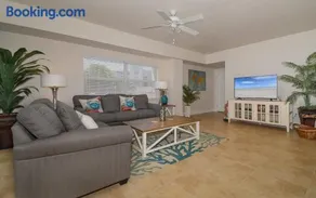 Beautiful Beach Themed 3 Bed 2 Bath End Unit Condo.OW20-207 - Image 2