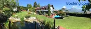 Gîte avec piscine chauffée & aires de jeux pour enfants - Image 1