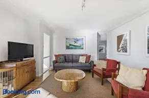 Donlan Beach House in Mollymook Beach - Image 1