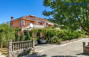 Apartments and Rooms Dobrila - Image 3