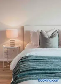 Harrington Guest Suite - Image 2