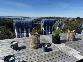 Welcome to a charming holiday home in Västra Frölunda - Image 4