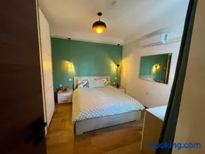 Airport Accommodation Bedroom with your own private Bathroom Self Check In and Self Check Out Air-condition Included - Image 1