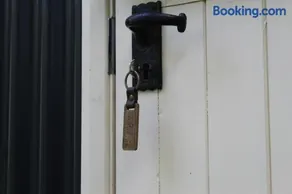 Cornwall Woodland Shepherd's Hut - Dennis Hut - Image 4