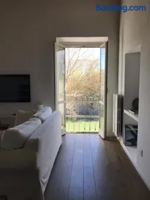 Over The Tiber Loft - Image 5
