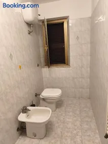 Stanza con Bagno Privato in appartamento condiviso - Image 4