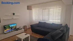 White Flat - Image 3