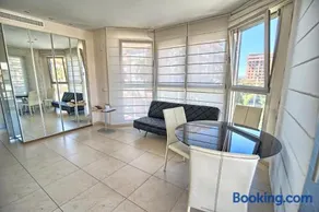 Valencia Beach Apartments - Image 2