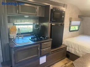 Charming WinnieTrailer with Cozy Private Patio Escape - Image 2