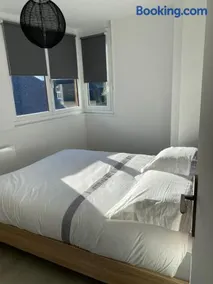 Résidence avec un T3 un T2 et un STUDIO en Centre Ville d Argeles-Gazost - Image 1