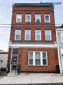 Comfortable Apartment - 2 Bedroom Easy City Access - Image 3
