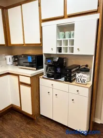 Family Fun! Sleeps 8, King Bed, 2 Queens, and Sofa Bed, Games - in Rogers - Image 3