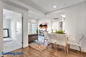 13 Luxury Apartment - Image 2
