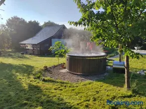 Domek SADKOWO - wśród jabłoni , balia ogrodowa dodatkowo płatna - Image 1