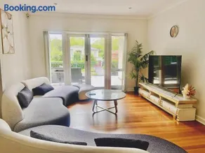 Family Retreat with Pool Near Pymble Station - Image 2
