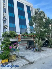 TN Luxury Hotel - Image 2