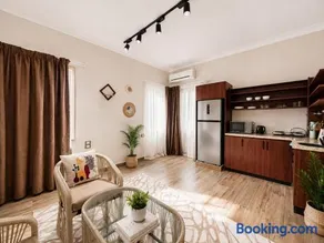 Garden Retreat 2BR in Heliopolis Balcony &Garden - Image 2