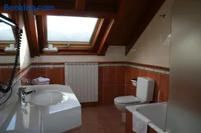 Apartamentos Les Picardes - Image 2