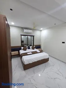 Hotel Saurabh Lodging and Executive - Image 3