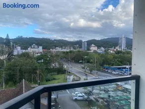 Apartamento Oktoberfest Blumenau ao lado da Vila Germânica - Image 1