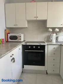 Pelagos Hill Apartment - Image 5