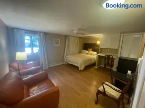 Private, Convenient & Cozy Stay Near Boston - Image 5