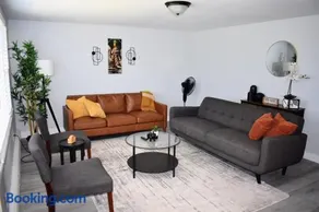 Spacious 5-Bedroom Family Home - Image 2