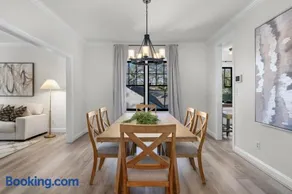 Iris Manor Luxury Modern Stay Near UAB - Image 2