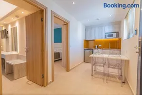 CHRISTA APARTMENTS - Image 3