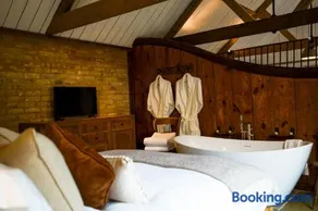 The Fold Cambridge, Private country estate with luxury suites - Image 5