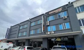 LUCKY - 5 INN - Image 1