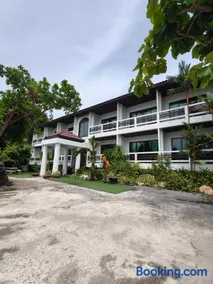Jigsaw Cafe & Resort - Image 1