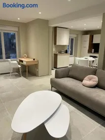 Maison de village entièrement rénovée et très grand jardin - Image 2