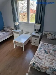 room in family home - Image 2