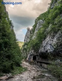 Golemi kamik Pirot - Image 2