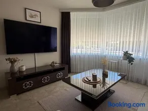 LUXURY Home Axel - Image 4