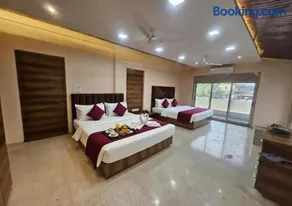 Azure Grand 4BHK Luxury Villa With AC, Garden , BBQ , AIR HOCKEY , CARROM , TENNIS TABLE , Near Lonavala - 10 minutes From Imagica & Wet n Joy - Image 2