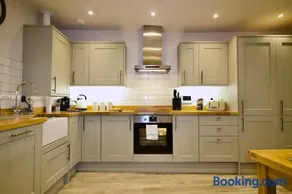 Hudson Apartment - 2 bedroom, Oakham Centre by Belmont Places - Image 4