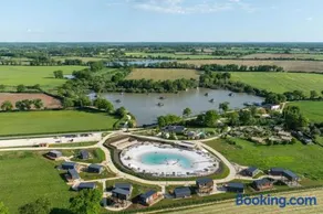 Village Flottant de Pressac - Image 1
