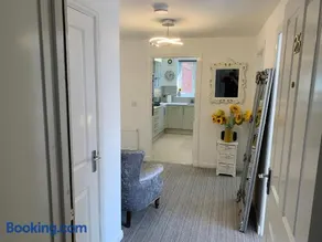 Kensington Luxury Apartment on Gated Development in Leafy edge of Chorley Town Centre - Image 5
