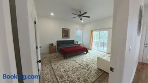 Modern 6BR Masterpiece with 2 primary suites - Image 2