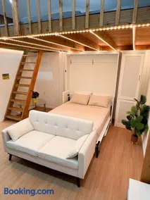 Spacious Studio Loft 2 Beds Private Entrance - Image 1