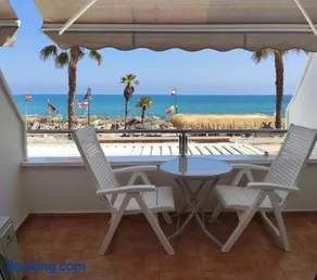 NUEVO Roca Chica, Primera Línea Playa,Torremolinos - Image 1