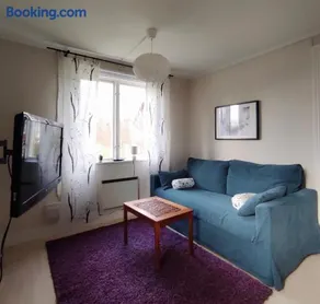 Small Cottage - Image 3