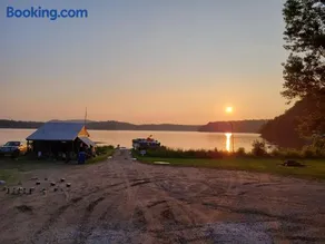 Chalet with great lake view - Image 1